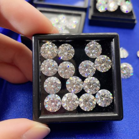 Manufacturer Supplies 1-5 Carats Of Mosanite Bare Stone In Stock. The Second Pass-Through Pen Certificate Black Card Waist Code Is Complete - Image 4