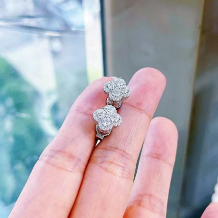 S925 Sterling Silver Lucky Four-Leaf Clover D Color Moissan Earrings Temperament Niche And Full Of Versatile Light Luxury Trend Ins Style Spot - Image 3