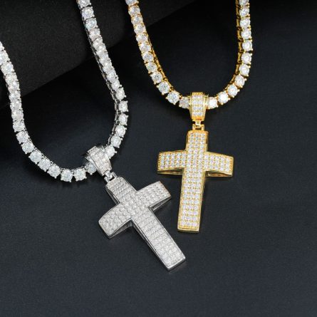 European And American Hot-Selling S925 Silver-Inlaid D-Color Mossanite Cross Hip-Hop Pendant Can Be Worn Through A Single Stone Necklace - Image 2