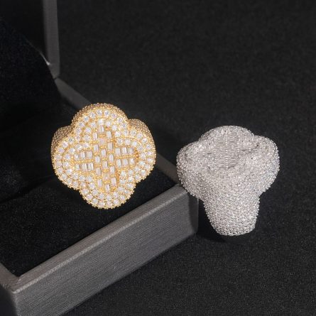 European And American Hot-Selling 925 Silver-Set Mossanite Hip-Hop Ring Four-Leaf Clover Fashionable Versatile Ring Spot - Image 3