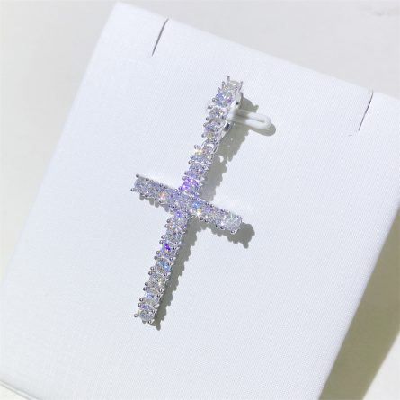 European And American Hip-Hop 3Mm925 Silver Inlaid D Color Mossan Cross Pendant Necklace Jewelry Can Be Worn Through A Single Stone Chain - Image 4