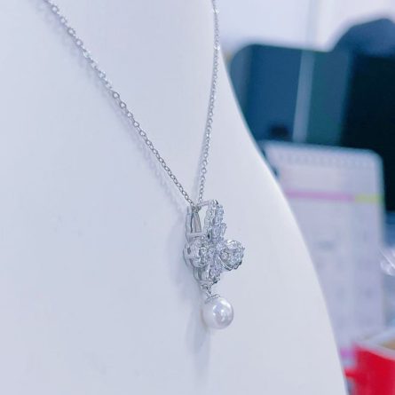 S925 Sterling Silver Butterfly Bead Necklace For Women French Light Luxury Niche High-End Collarbone Chain Butterfly Pendant Spot - Image 4