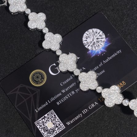 New Products Are Available In Europe And America Ins Hot-Selling 15Mm Four-Leaf Clover Hand-Dressing 925 Silver Mossanite Cuba Chain Necklace - Image 3