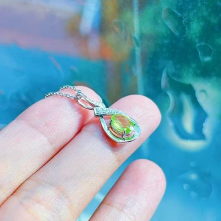 925 Sterling Silver Natural Peridot Ribbon Pendant Necklace Light Luxury Retro Simple Gem Clavicle Chain Simple Women - Image 4